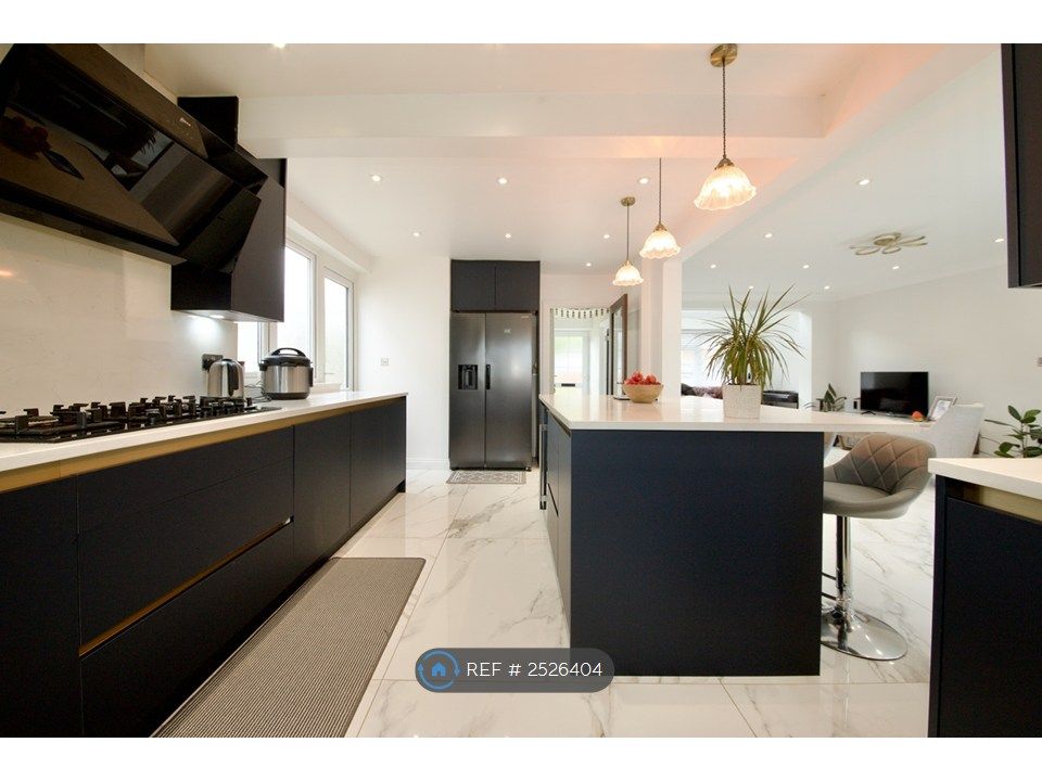 Property photo 2 of 20 Kitchen