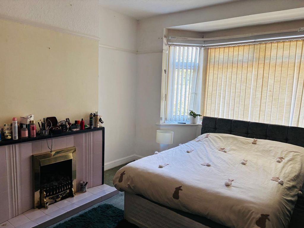 Property photo 3 of 4