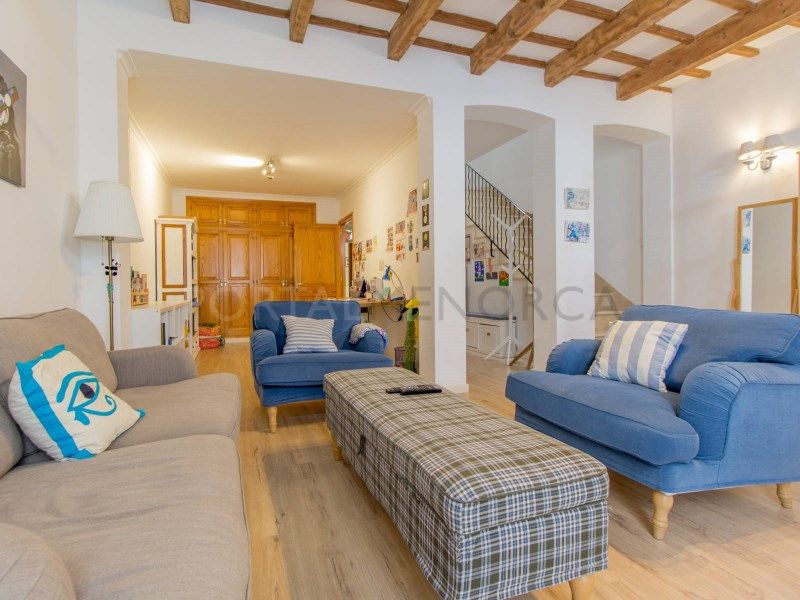 Property photo 2 of 28