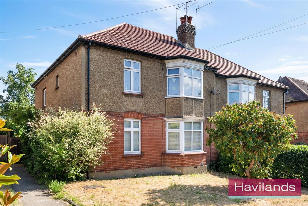 Property photo 1 of 12 Berry Close-12.Jpg