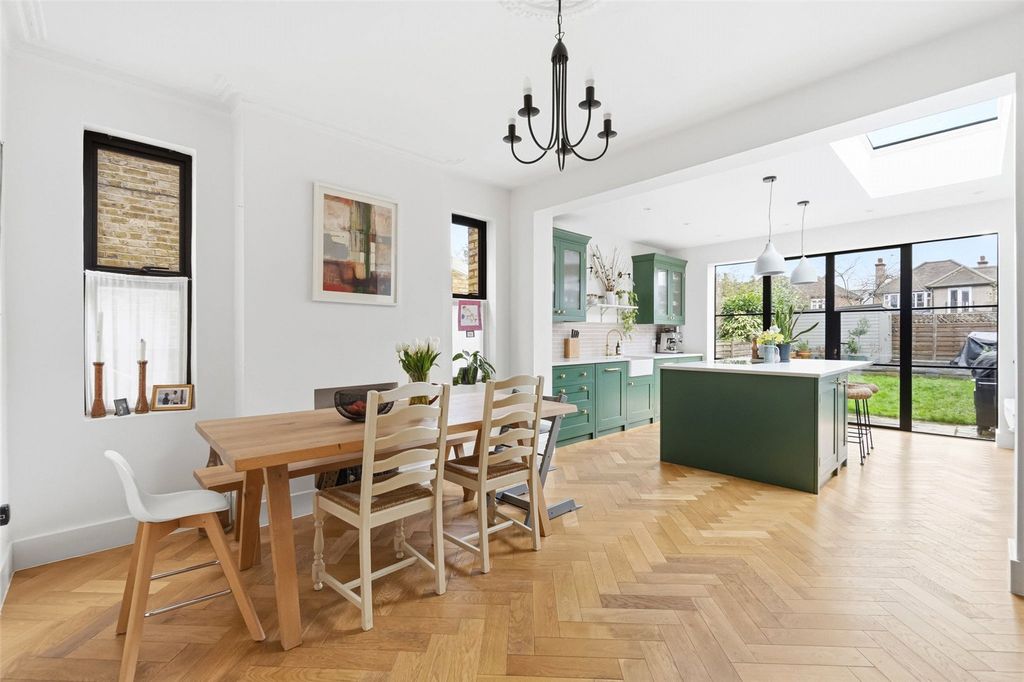 Property photo 2 of 17 Picture No. 08