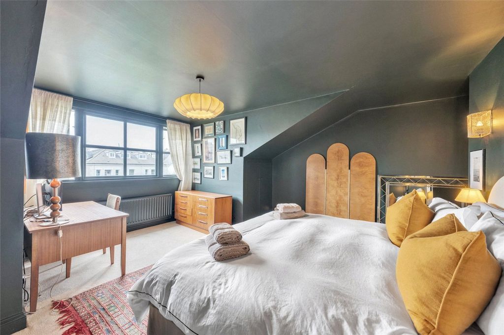 Property photo 3 of 19 Picture No. 09