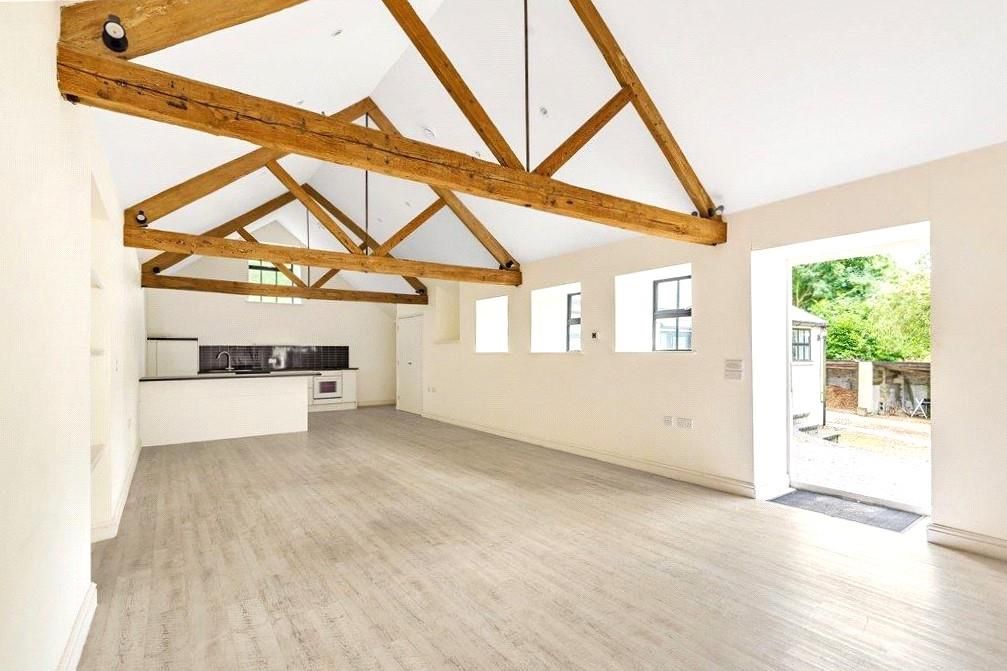 Property photo 3 of 11 Lounge/Kitchen