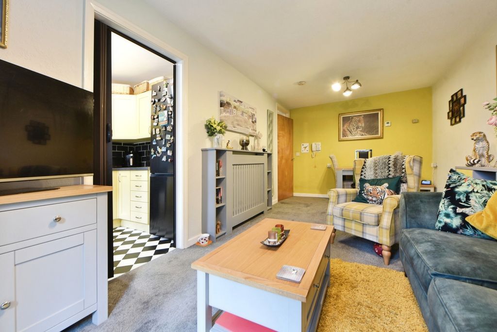 Property photo 3 of 12 Pbox-Img.Jpg