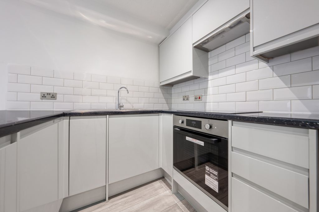 Property photo 3 of 8 Picture No. 09