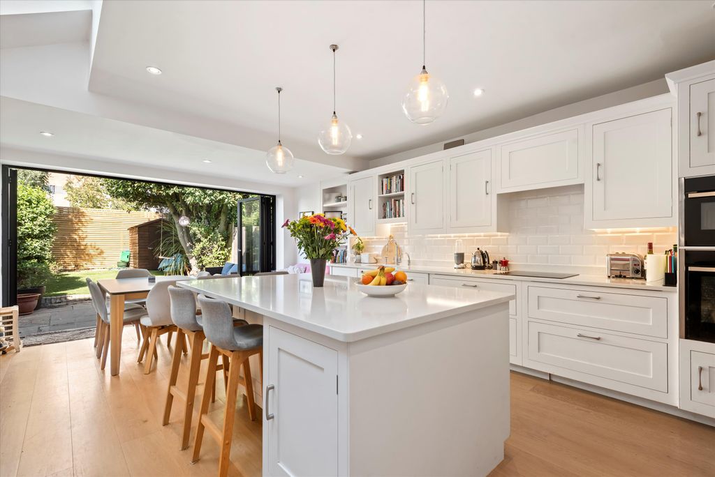 Property photo 1 of 15 Image