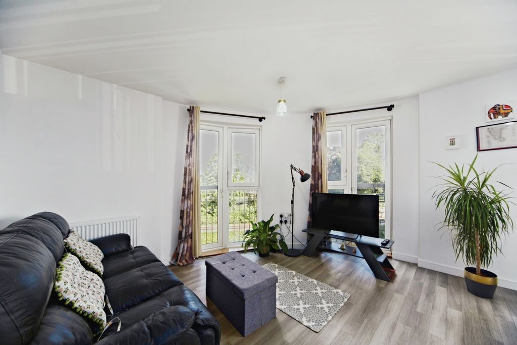 Property photo 2 of 17 Photo