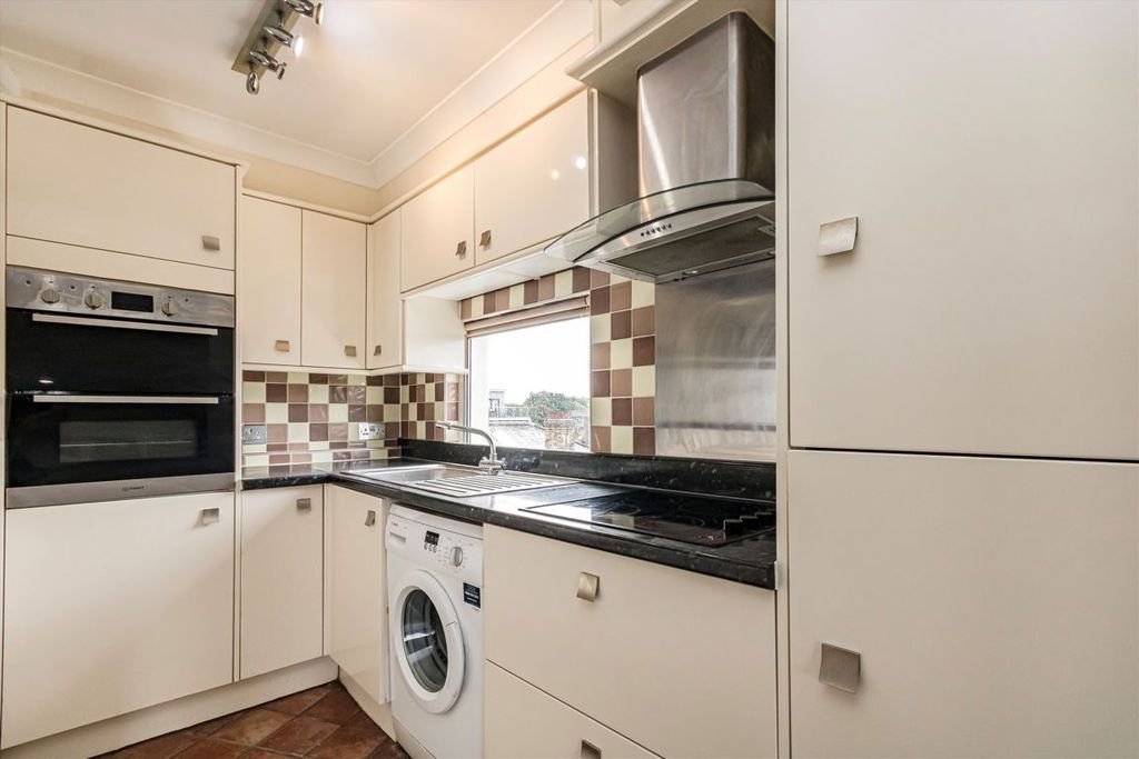 Property photo 3 of 5