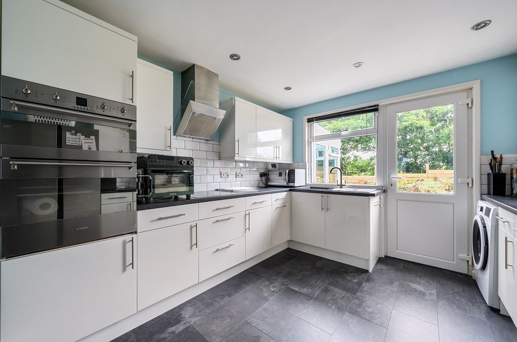 Property photo 3 of 20 1314760-3-68594E3...