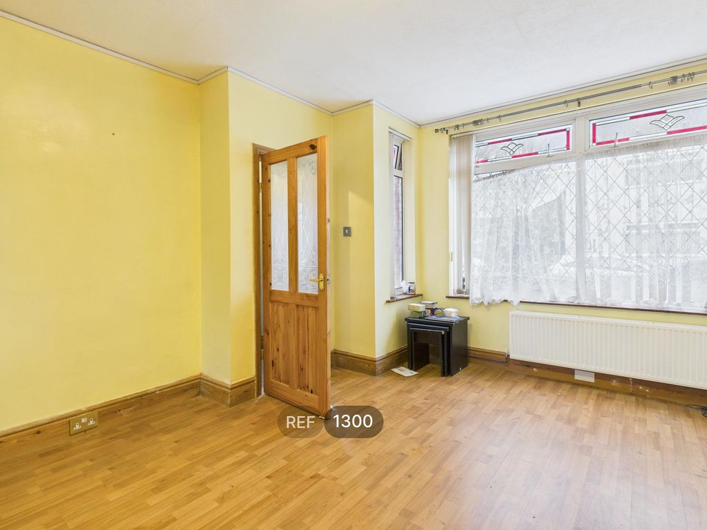 Property photo 3 of 29 Living Room