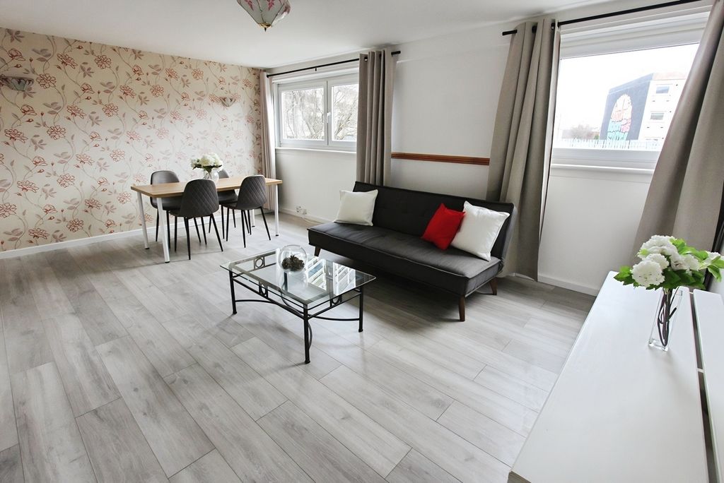 Property photo 1 of 7 Lounge