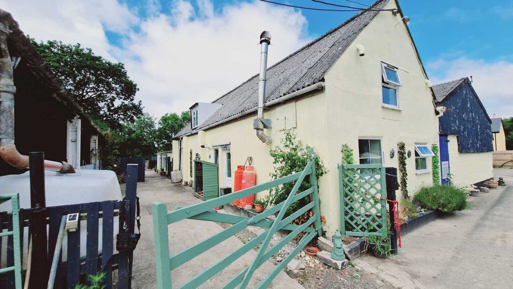 Property photo 2 of 23