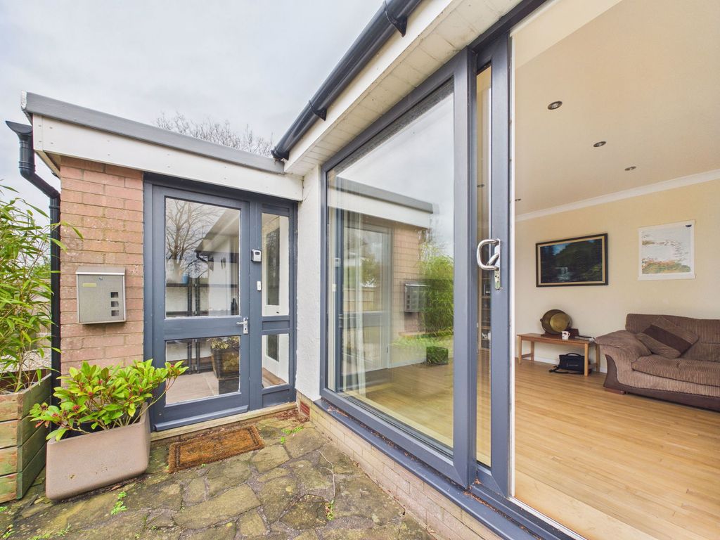 Property photo 2 of 25