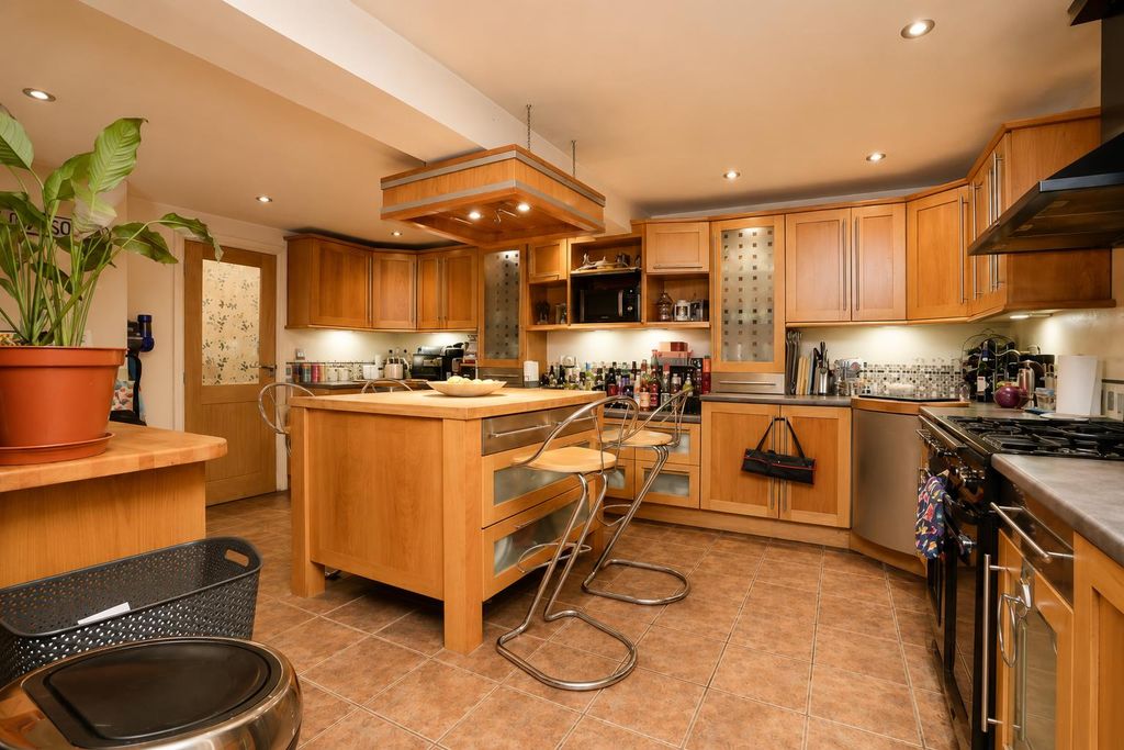 Property photo 2 of 16 2.Png