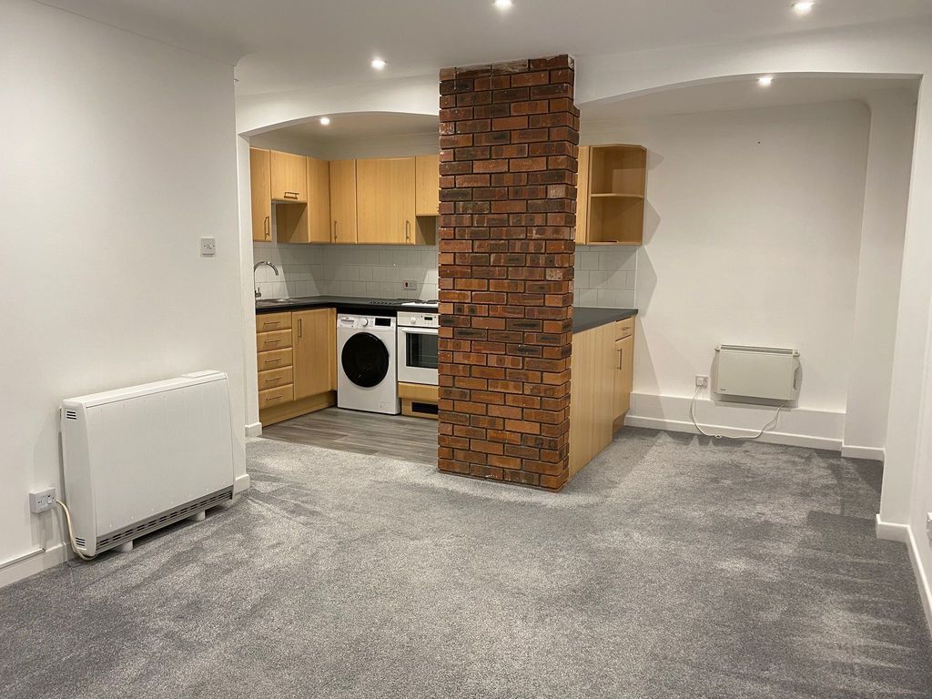 Property photo 2 of 8 Photo 13