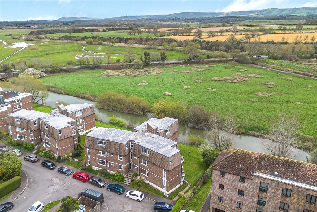 Property photo 3 of 31 Picture No. 22