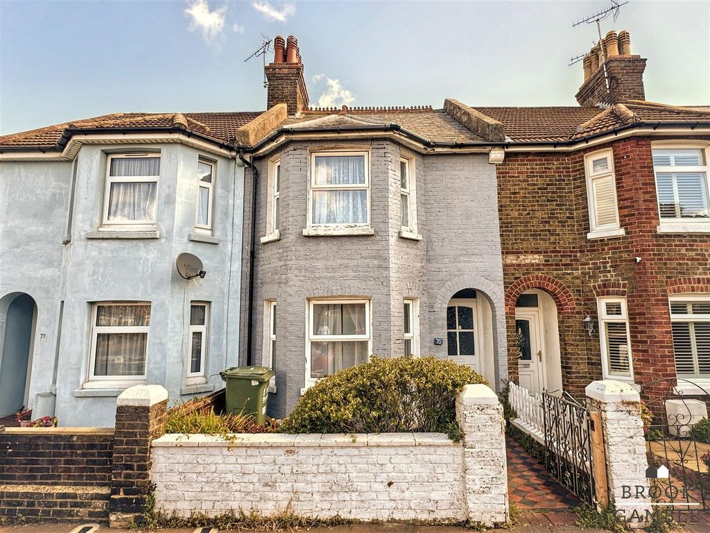 Property photo 1 of 18 01323 438506