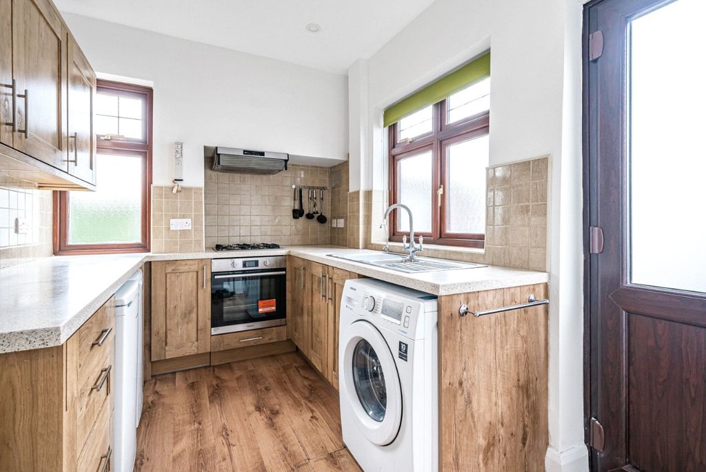 Property photo 3 of 15 Kitchen