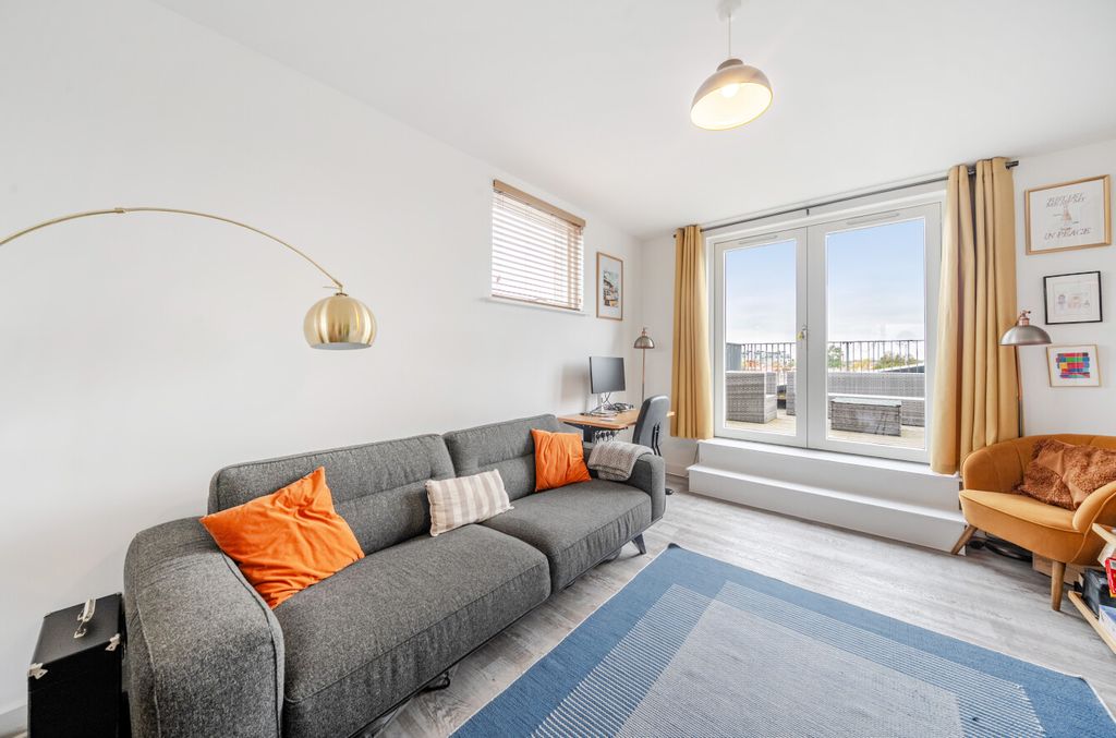 Property photo 3 of 9