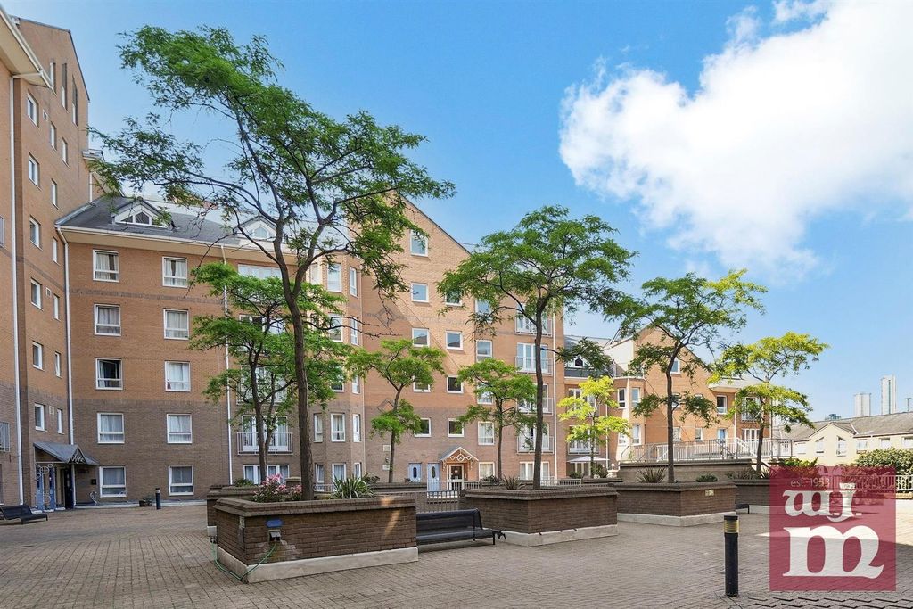 Property photo 1 of 12 Hera Court