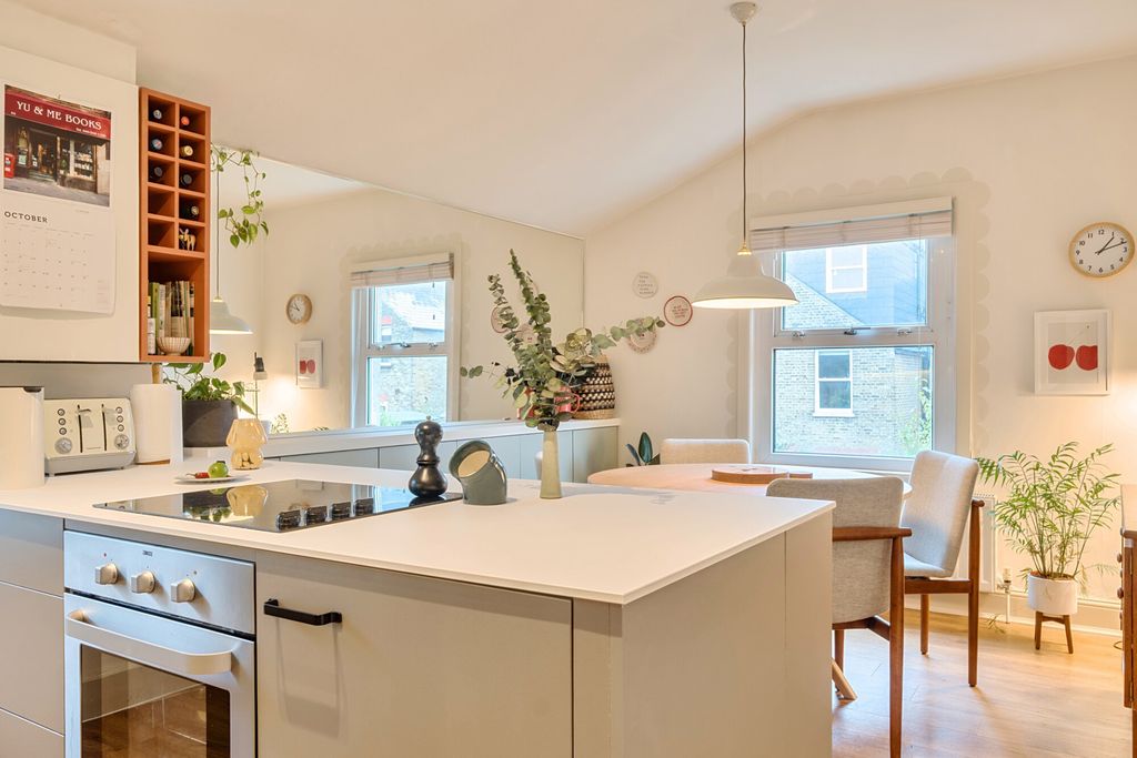 Property photo 3 of 27 Kitchen