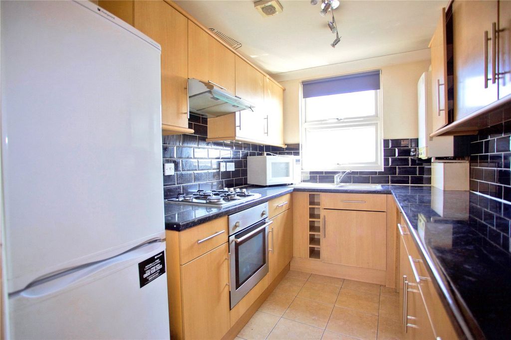 Property photo 2 of 6 Kitchen