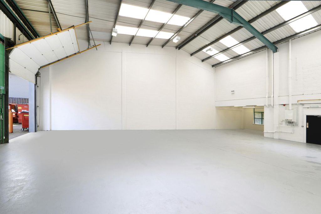 Property photo 2 of 10 606.Jpg