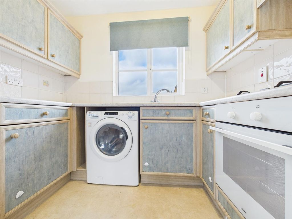 Property photo 3 of 9 Cam02435G0-Pr0103-Still013.Jpg