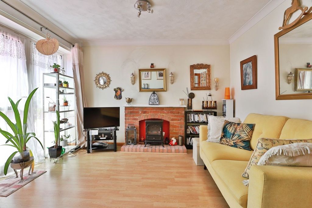 Property photo 3 of 19