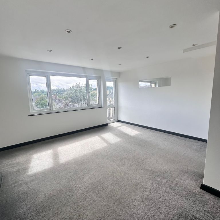 Property photo 2 of 7 Lounge