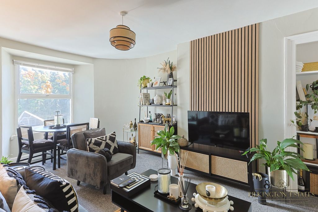 Property photo 2 of 10 4569173