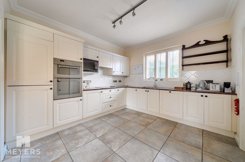 Property photo 3 of 13 Photo 18