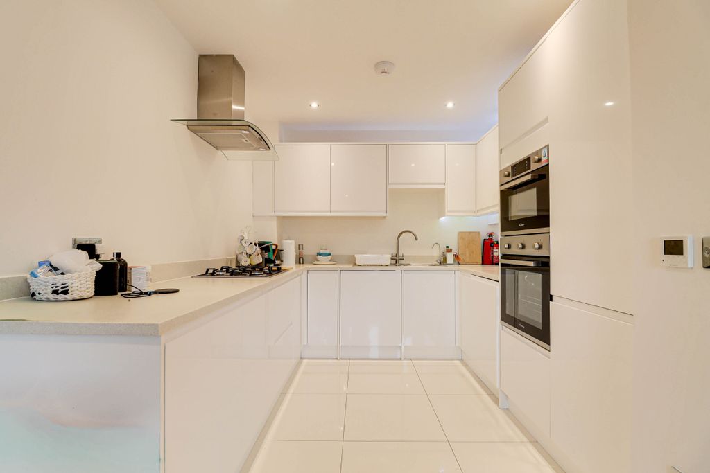 Property photo 3 of 21 Kitchen