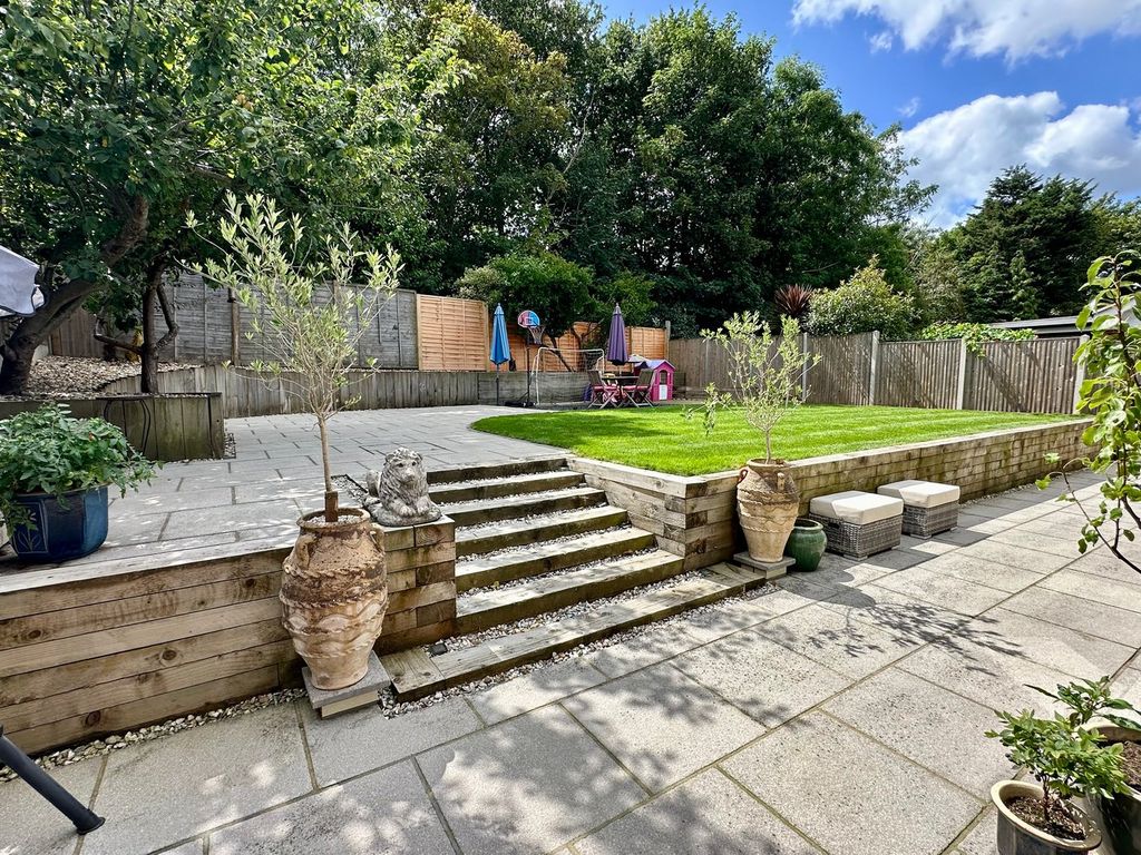 Property photo 2 of 34