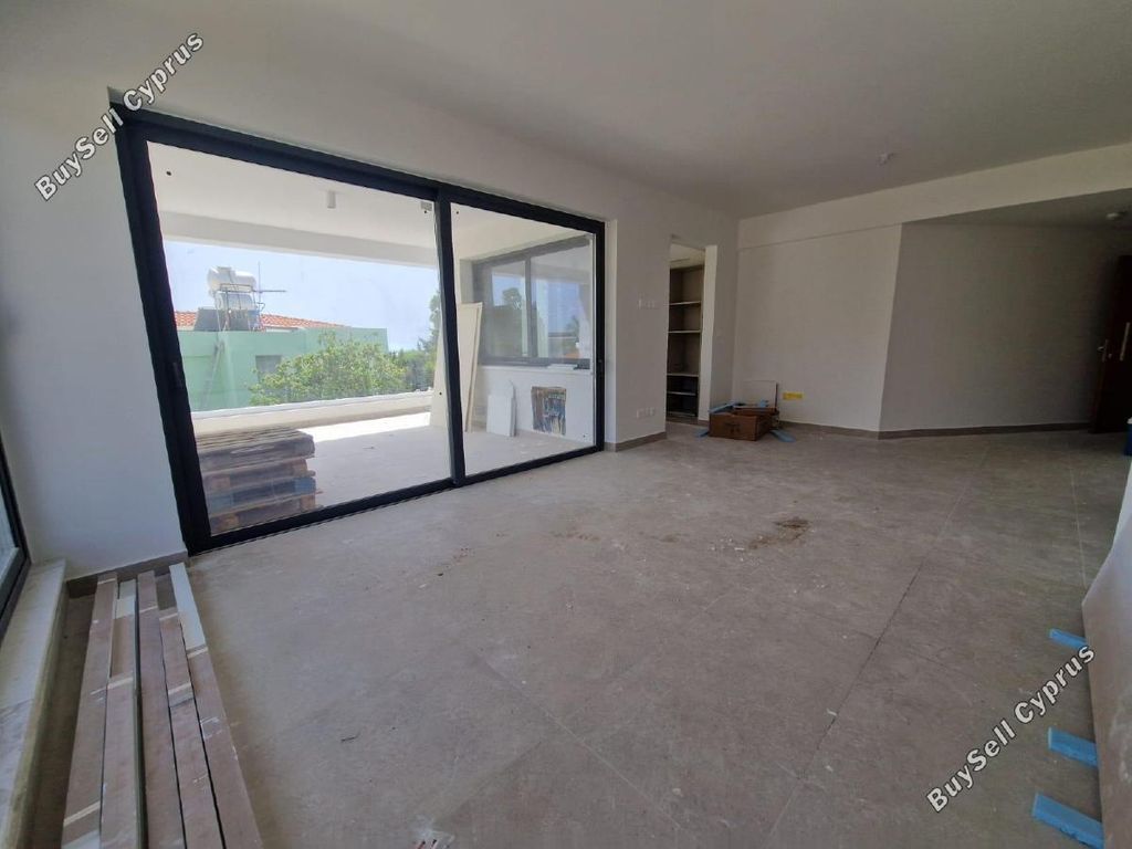Property photo 2 of 33