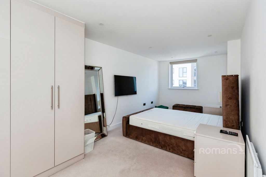 Property photo 3 of 23 Pbox-Img.Jpg