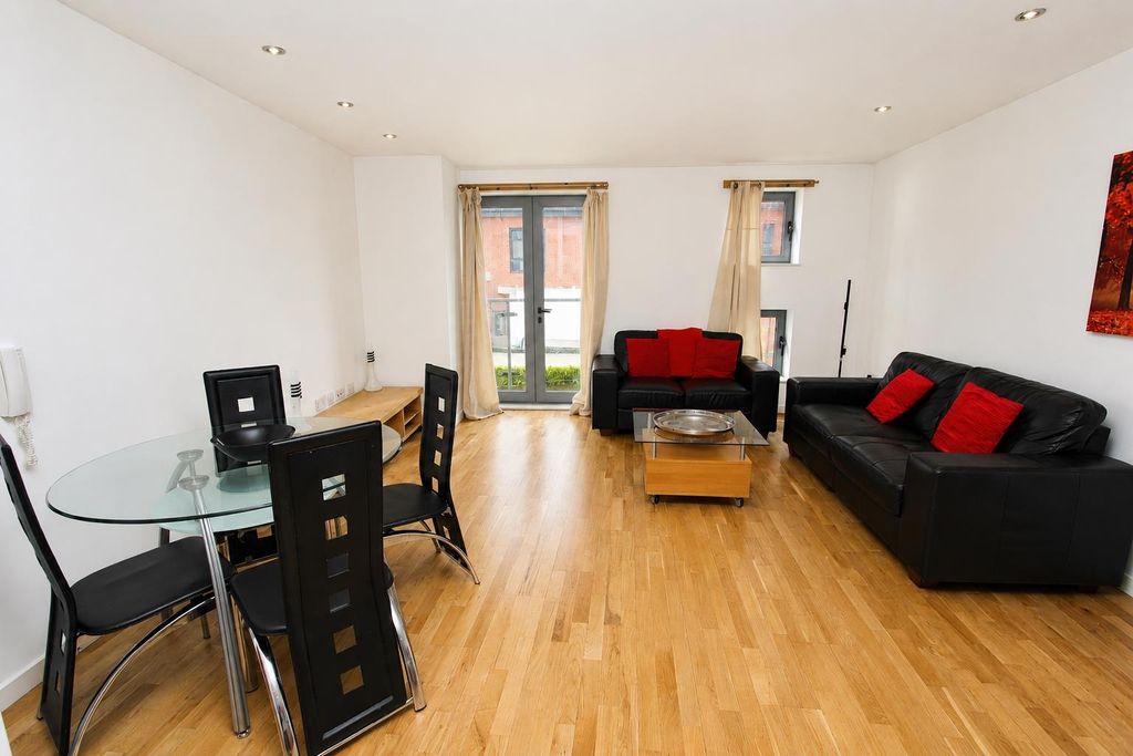 Property photo 1 of 8 Bright, Open Plan Living And Dining Space...