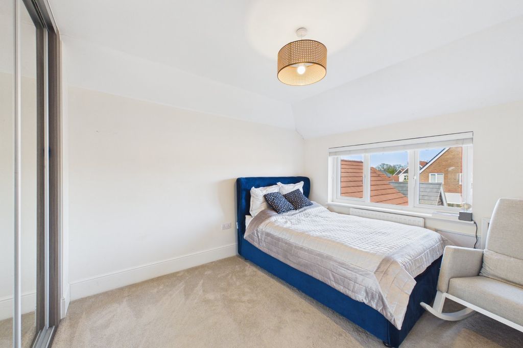 Additional image 11 of 4 bed detached house for saleAusten Grove, Arborfield Green, Reading, Berkshire RG2