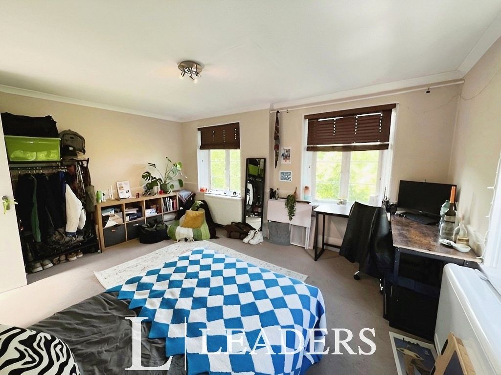 Property photo 3 of 8 Bedroom 1