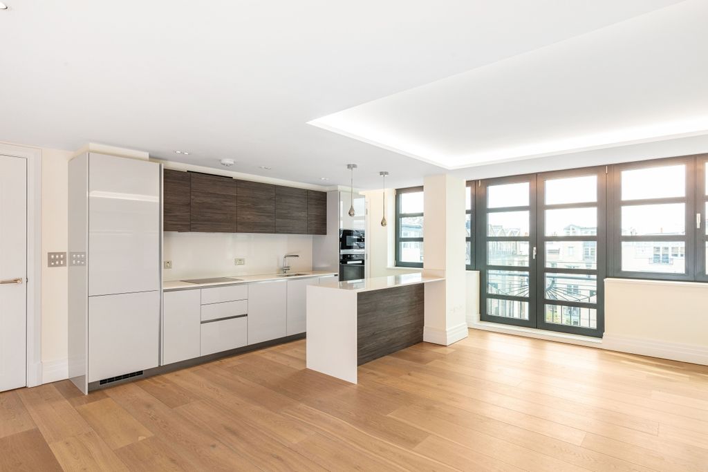 Property photo 1 of 11 Reception/Kitchen
