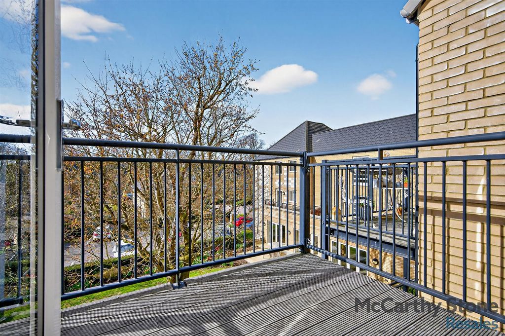 Property photo 3 of 34 8683847-Exterior07-800.Jpg