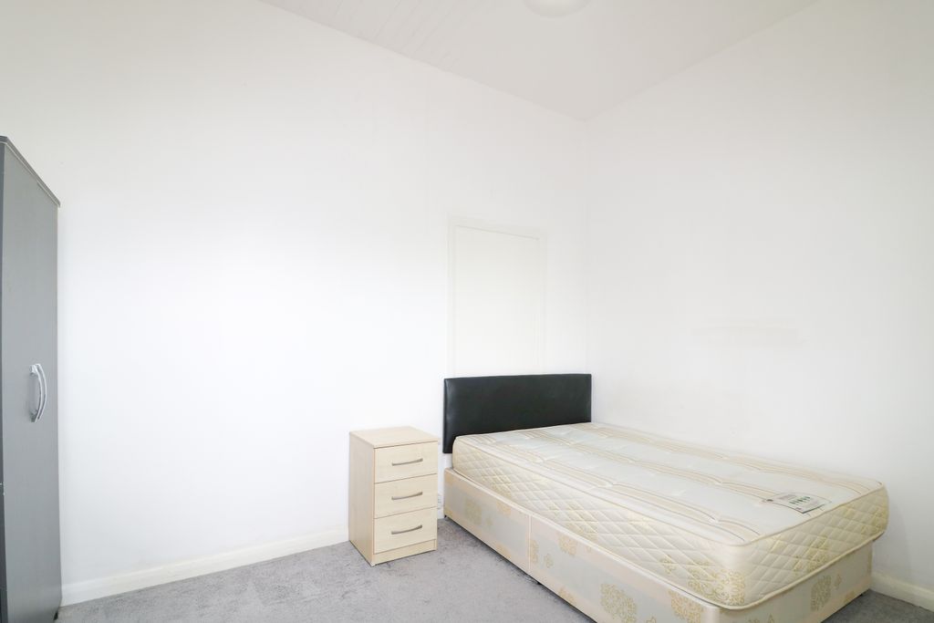 Property photo 2 of 3