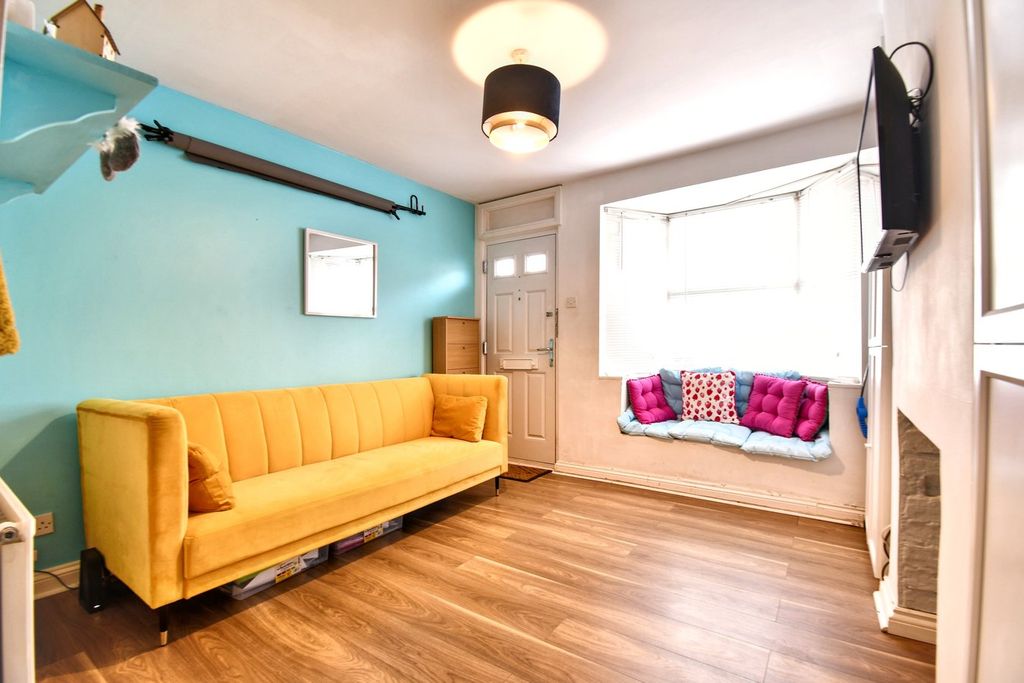 Property photo 2 of 13