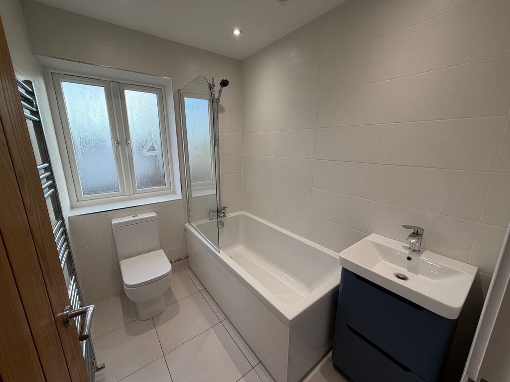 Property photo 1 of 17 Balcony