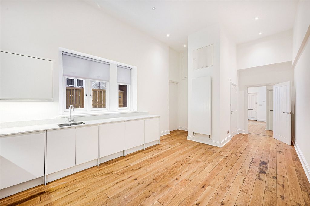 Property photo 3 of 10 Picture No. 02