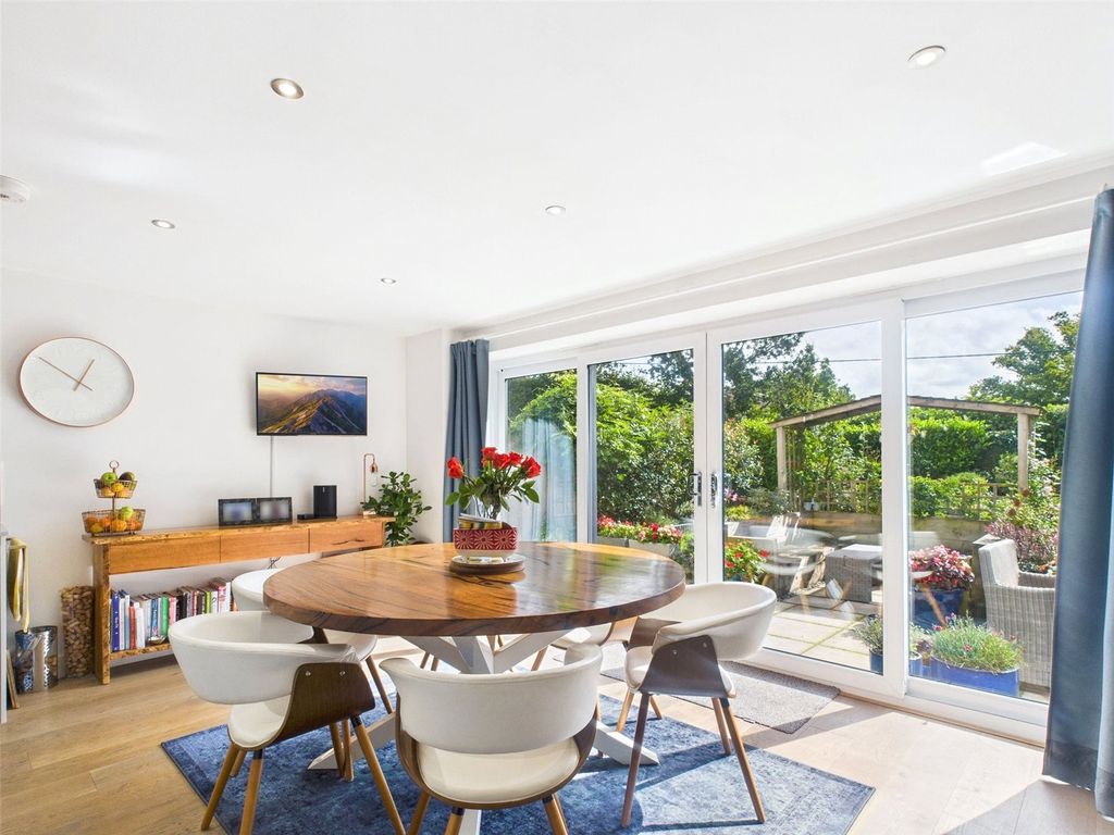 Property photo 2 of 25 Picture No. 43