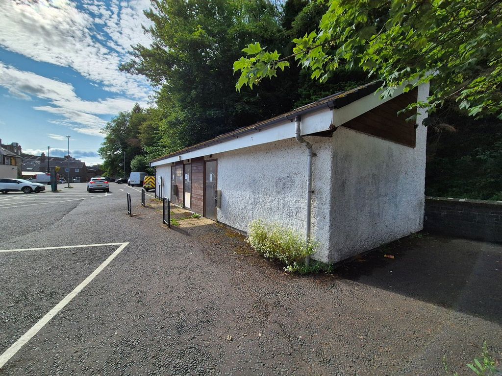 Property photo 1 of 10