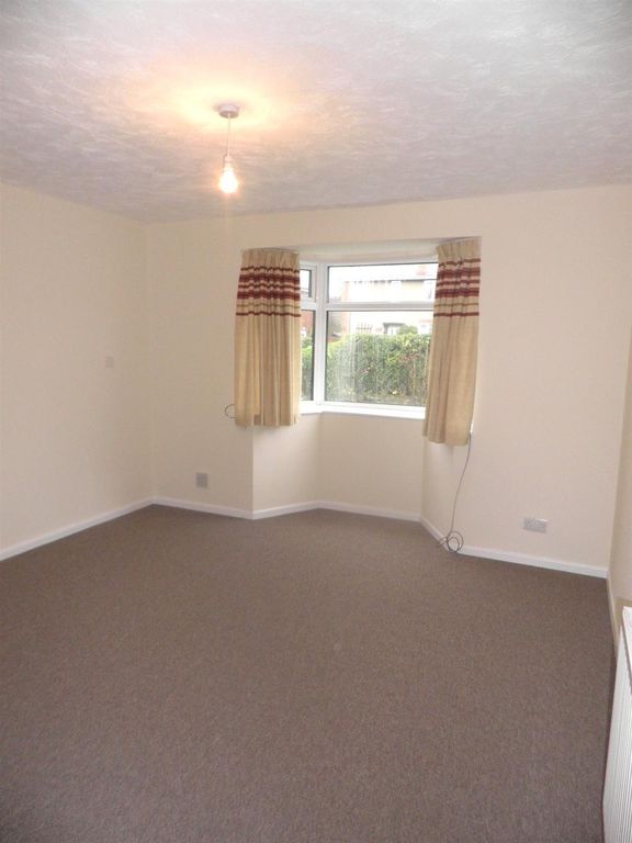 Property photo 2 of 8 Living Room