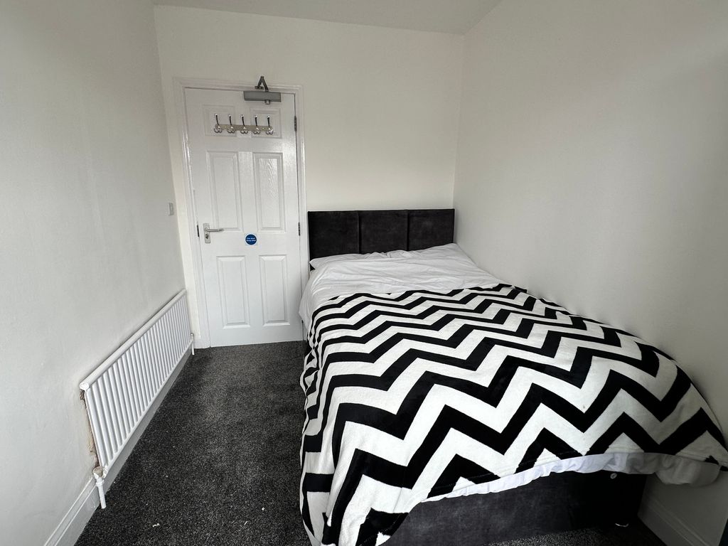 Property photo 2 of 11 Property