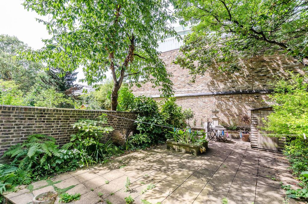 Property photo 2 of 8